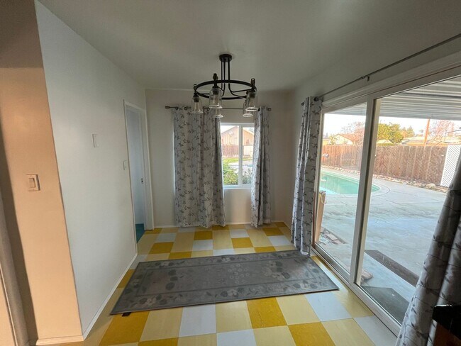 Building Photo - Cozy Home for rent in Tulare