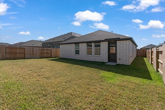 Building Photo - 28922 Rustic Windmill Wy