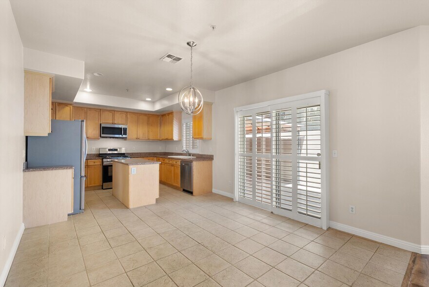 Building Photo - 15804 Crest Ln