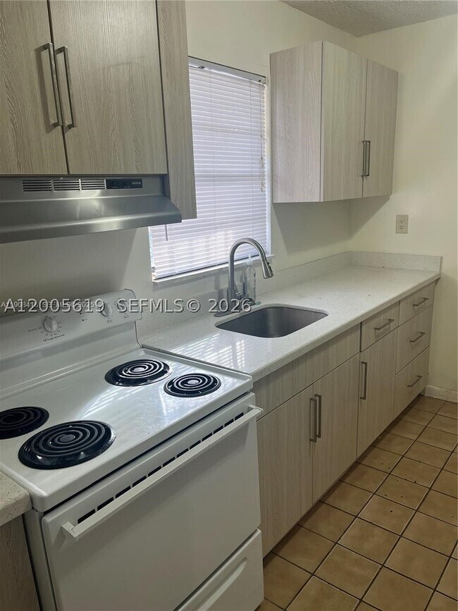Building Photo - 2255 W 55th St