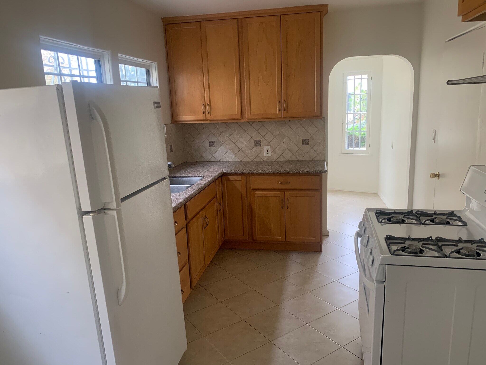 Optional appliances throughout (fridge, strove, washer & dryer) - 1354 S Cloverdale Ave