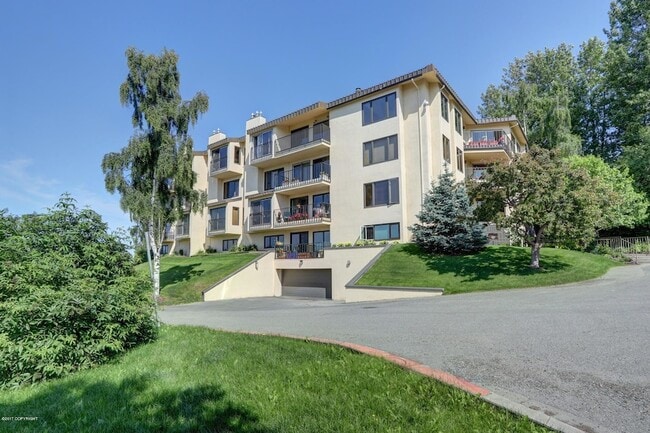 Building Photo - 333 M St