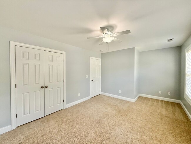 Building Photo - **OFFERING WAIVED APPLICATION FEES & $100 ...