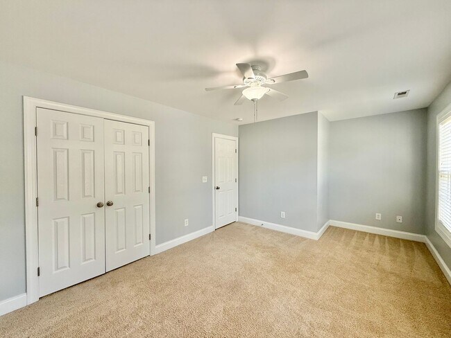 Building Photo - **OFFERING WAIVED APPLICATION FEES & $200 ...