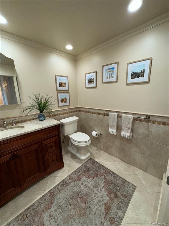 Building Photo - 300 Mamaroneck Ave