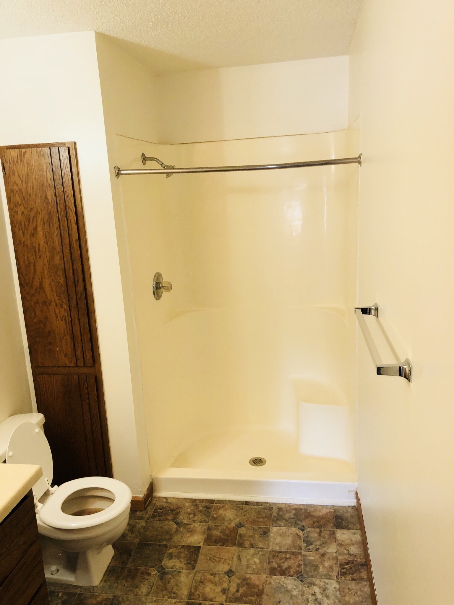 Master bathroom - 1575 11th Ave
