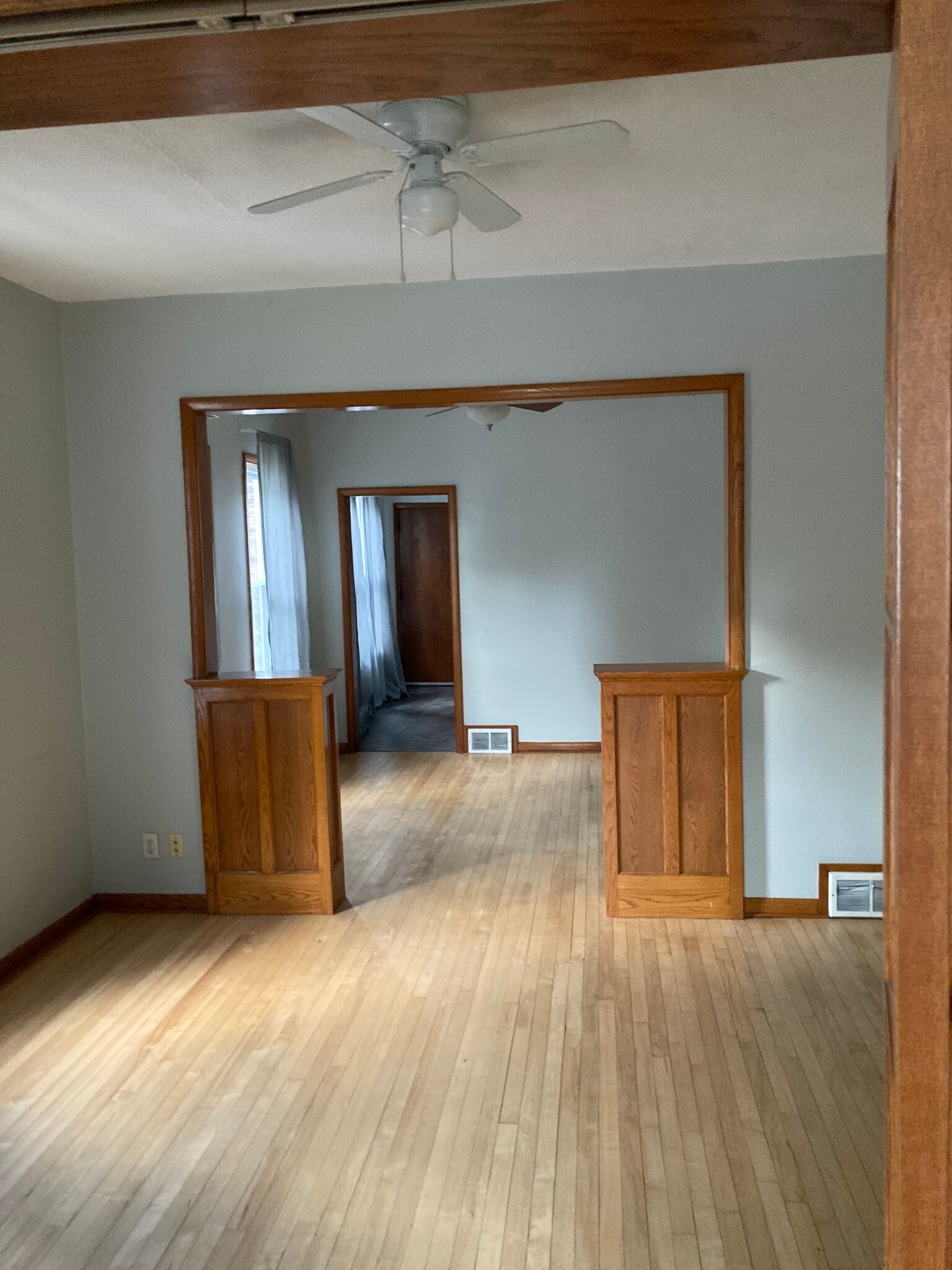 Building Photo - 712 6th St NE