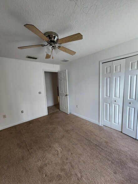 bedroom #4 - 1007 Deddington Pl