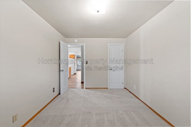 Building Photo - 10714 E Valleyway Ave
