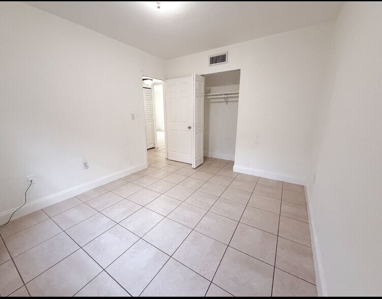 Building Photo - 7917 SW 104th St