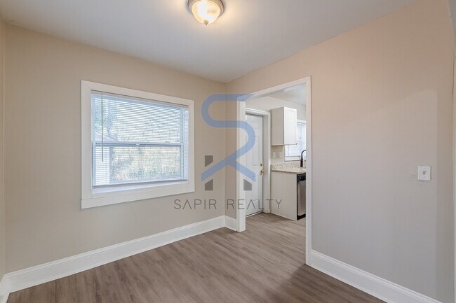 Building Photo - LIMITED-TIME OFFER! Apply today with NO APPLICATION FEE! Terms apply. Call (678) 487-7896, Option...