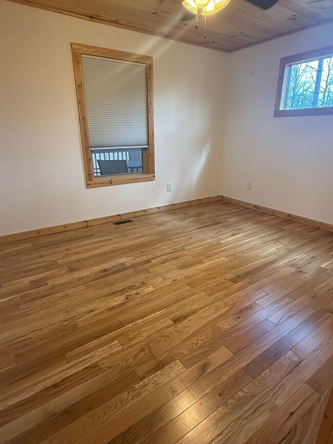 Building Photo - Sandy Gap Cabin