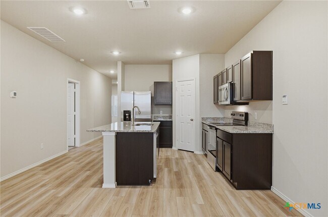 Building Photo - 1126 Stone Vly Rd