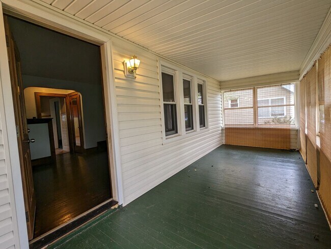 Building Photo - Large, spacious home for rent!