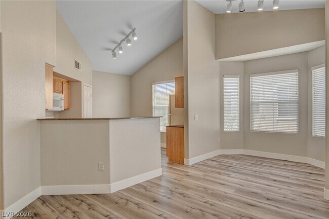 Building Photo - 10550 W Alexander Rd