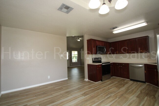 Building Photo - Well-Maintained & Move-In Ready in South Killeen