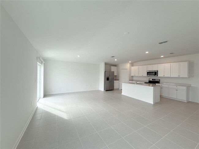 Building Photo - 2358 McKinley Dr