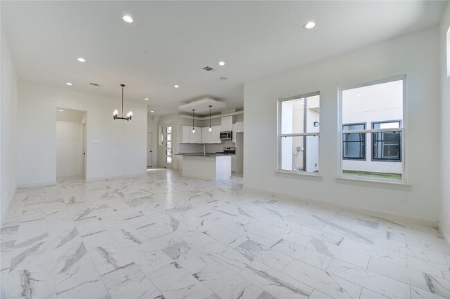 Building Photo - 2928 El Fenice Ln