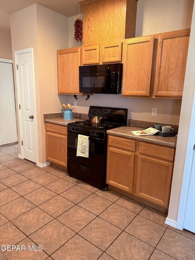 Building Photo - 10405 Canyon Sage Dr