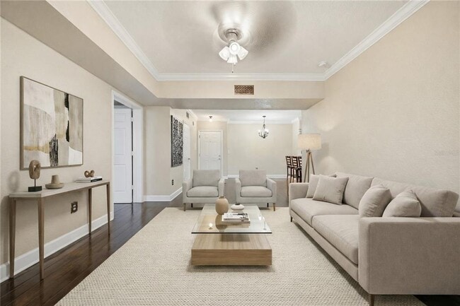 Building Photo - 204 E South St