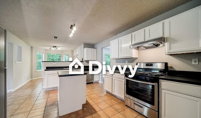 Building Photo - 498 Pecan Wood Cir