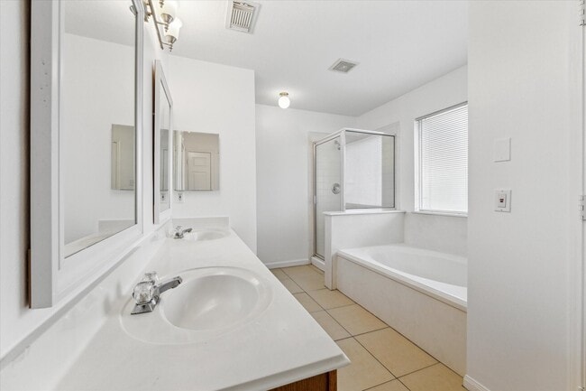 Building Photo - 6831 Catarina Cir