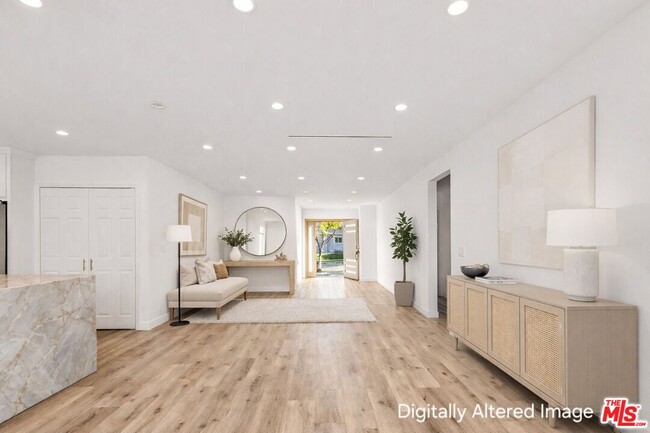 Building Photo - 16835 Halper St