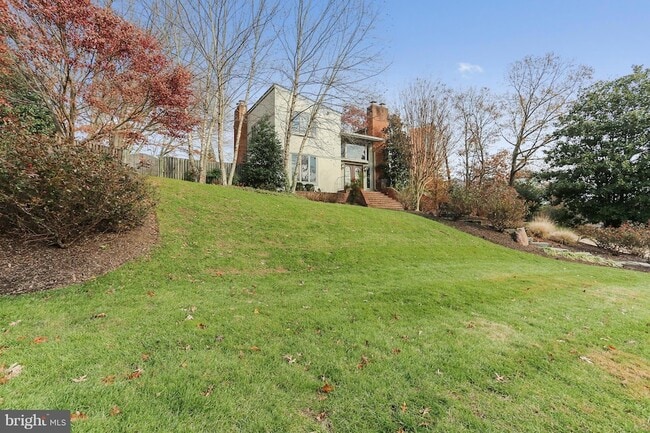 Building Photo - 9801 Clydesdale St