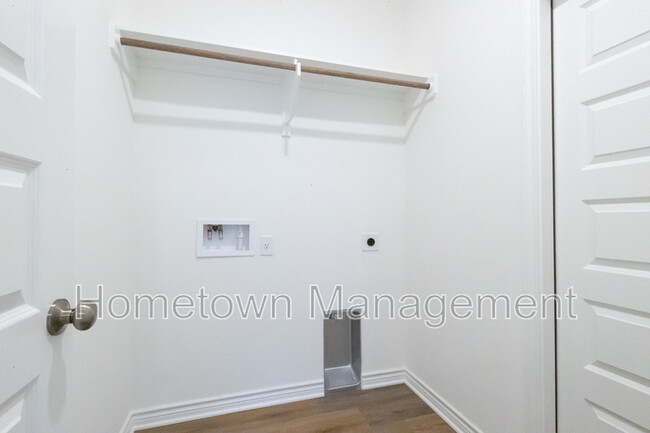 Building Photo - 2389 Lightfoot Ln