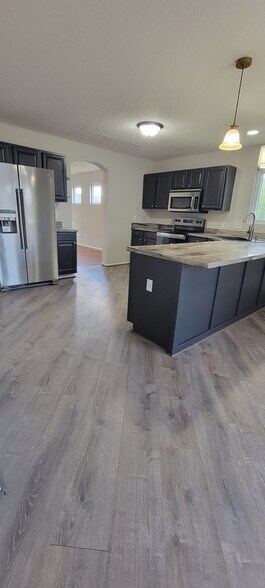 Building Photo - 2806 Fayrdale Dr