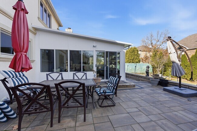 Building Photo - 912 Stonebridge Way