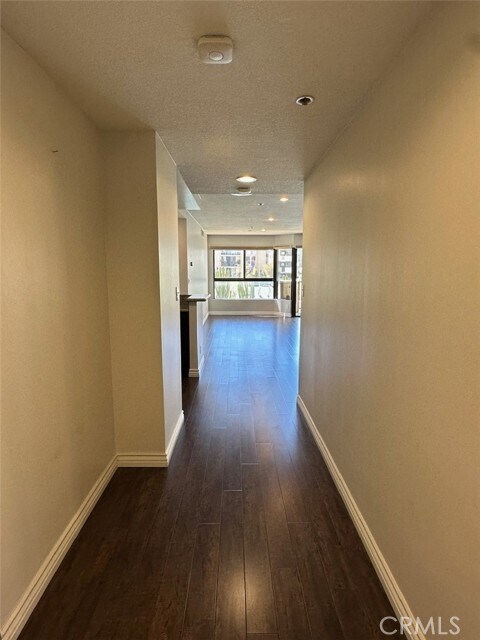 Building Photo - 727 S Ardmore Ave