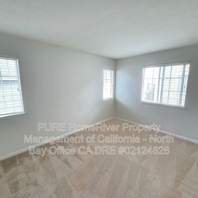 Building Photo - 1052 Addison Cir
