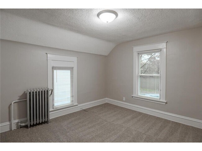 Building Photo - 3815 2nd Ave S