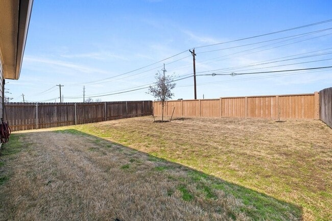 Building Photo - 2471 Sunrise Rd