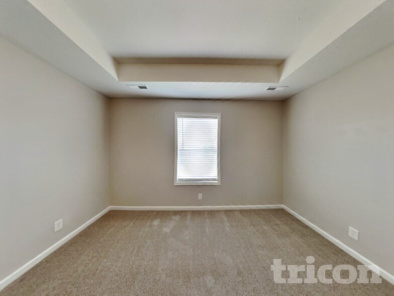 Building Photo - 1908 Sherman Court