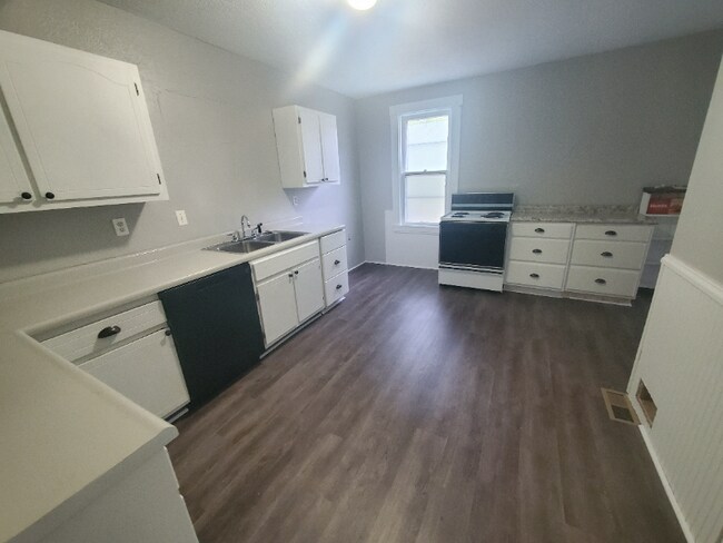 Building Photo - 20 Euclid St