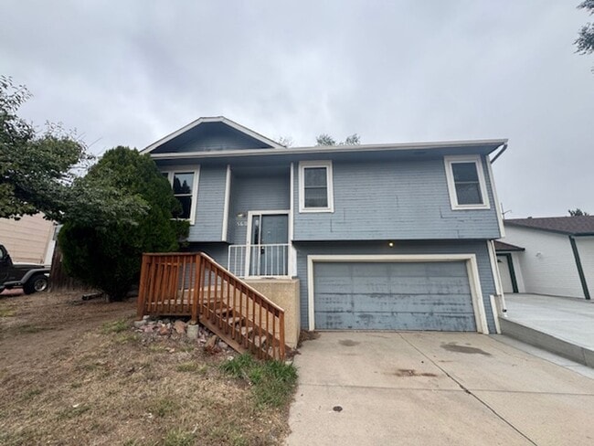 Building Photo - 4BD HOME with 2-CAR GARAGE close to Downtown Col Spgs! - Security Deposit Waiver Available