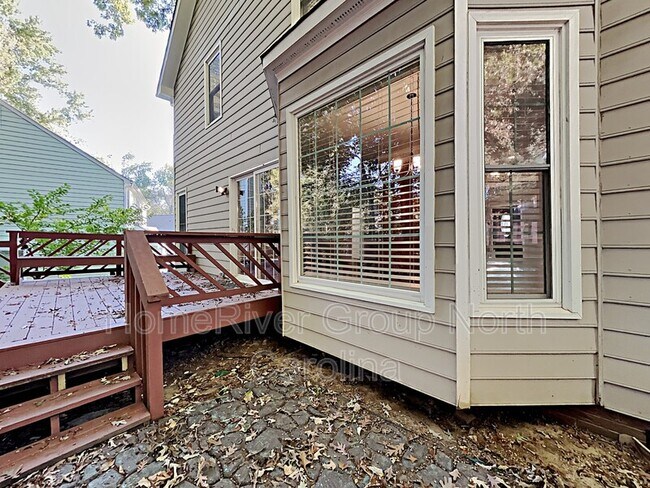 Building Photo - 9210 Pebble Creek Way