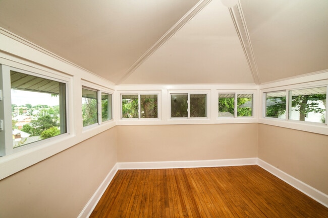 Building Photo - 25 Jardine Rd