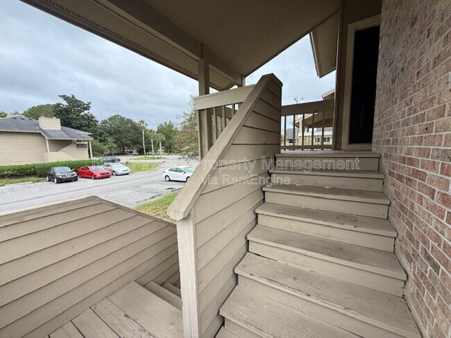 Building Photo - 10200 Belle Rive Blvd
