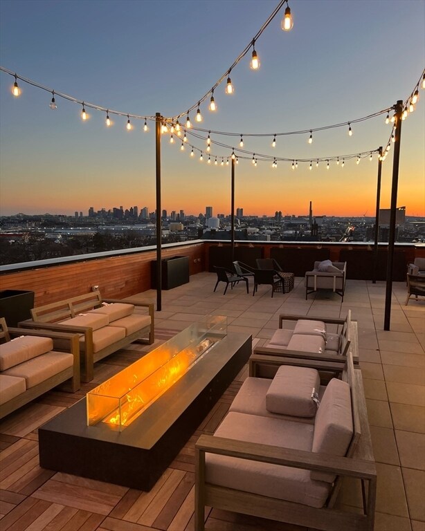 Building Photo - 600 Broadway