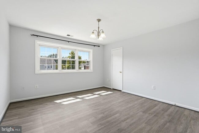 Building Photo - 9178 Laurelwood Ct