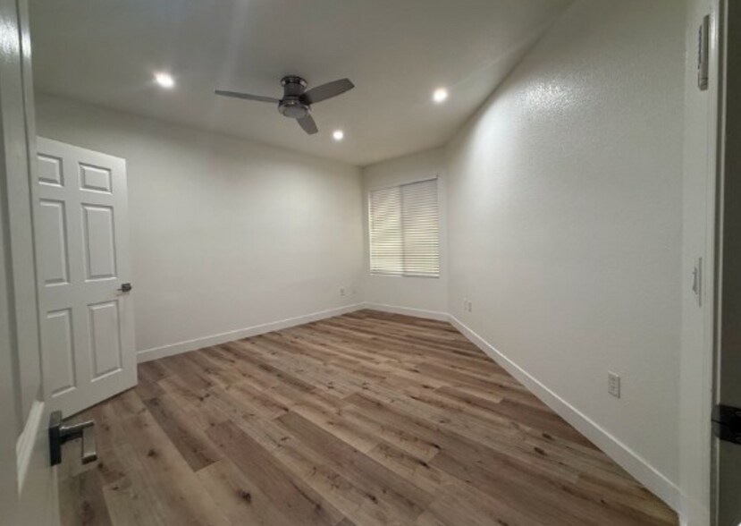 Building Photo - 9975 Peace Way