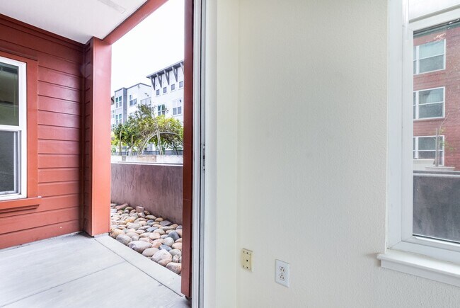 Building Photo - Spacious Ingleside Heights Condo w/ Private Patio & Parking!
