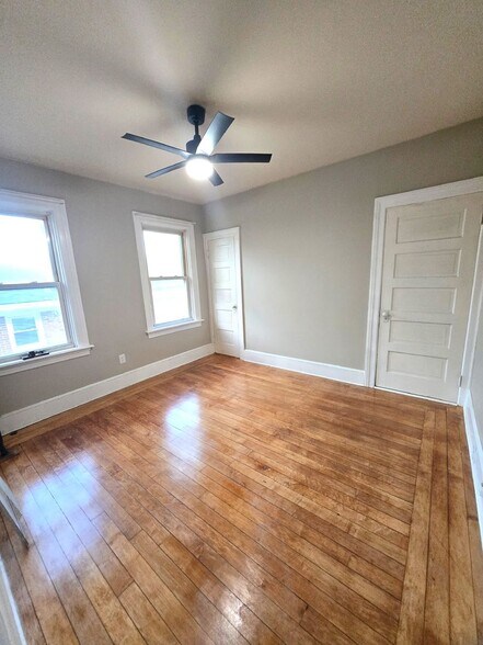 Building Photo - 848 Smith St