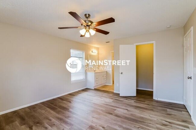 Building Photo - 3 Bedroom Pet-Friendly Home in Orlando, FL with Main Street Renewal