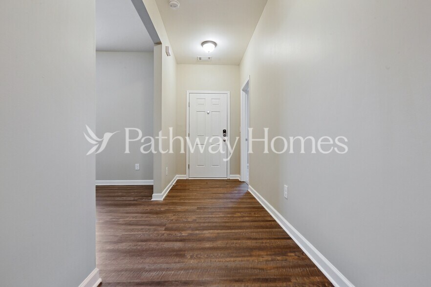 Building Photo - 3509 Mica Cir SE