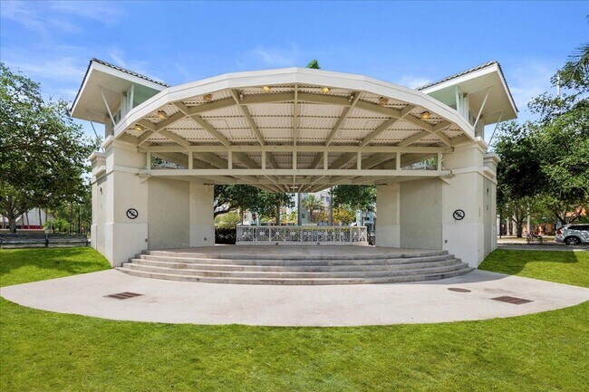 Building Photo - 1200 Town Center Dr
