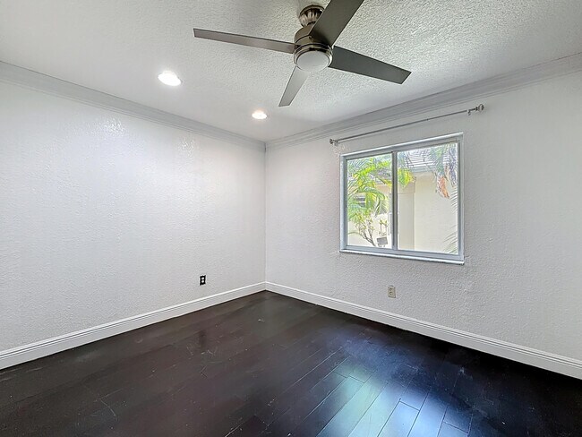 Building Photo - 375 NW 48th Ave